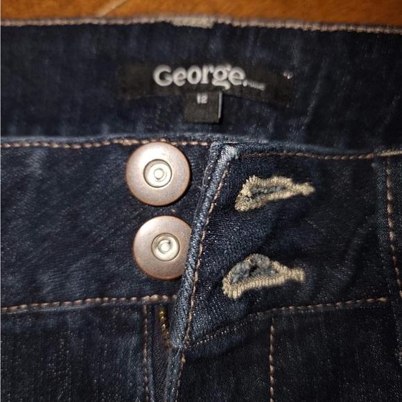 Women’s Plus Size Jeans. - Picture 2 of 2